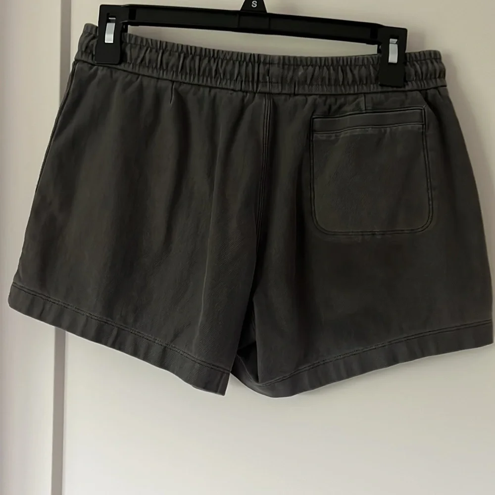 Athleta Farallon Short - Picture 2 of 4